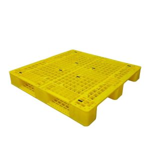 China Yellow Plastic Pallets 110x110cm Plastic Storage Pallets Euro Style on sale
