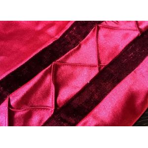 Red Patchwork Christmas Tree Skirt Polyester / Velvet Material For Decorative