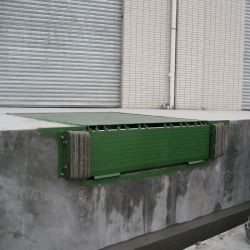 Industrial Dock Leveler With Quick Adjustment Features For Warehouse Efficiency