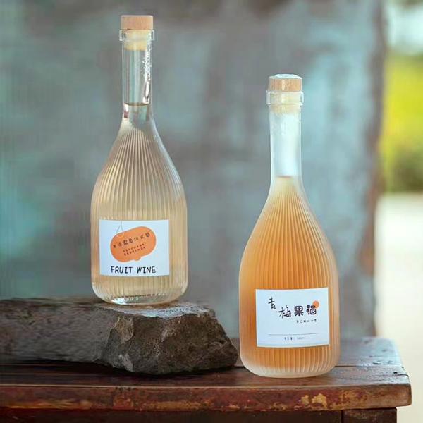500ml glass liquor bottle green plum wine bottle Sealed beverage bottle with lid