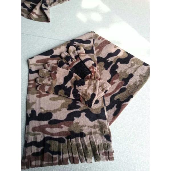 Buy camo fleece gloves and scarf at wholesale prices