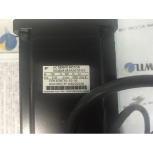 SGMAH-08AAA61D-OY Servo Motor AC 0.75 KW 230 VAC 13-BIT INCREMENTAL STANDARD