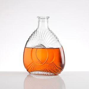 Small Glass Bottles for Whisky Flat Shape and Aluminum Plastic PP Collar