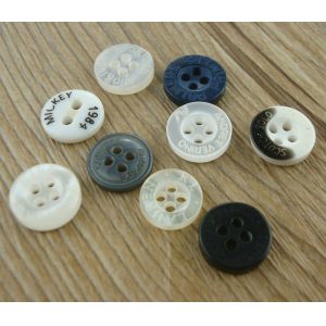 Wholesale 2/4 holes Polyester Plastic Button Transparent Resin Buttons For