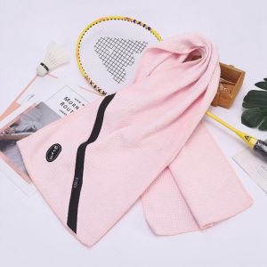 Quality Microfiber Custom Waffle Golf Towels With Zip Pocket Customized Logo for sale