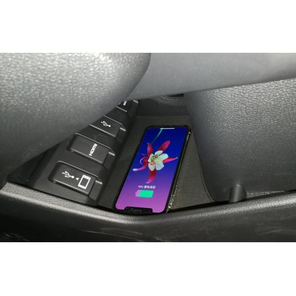 In Car Wireless Charger with qi For HONDA Vezel, RX-V 15-18 fast chargers 10W in car chargers with 3 coils