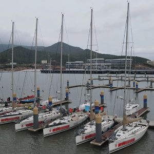 China Marine Grade Aluminum Floating Finger Dock With Mooring Cleats LLDPE Floaters Floating Pontoon For Wharf Engineering on sale