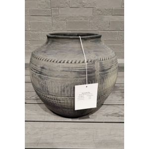 Round Shape Vintage Style Fiber Clay Planter With Hand Carve Finish