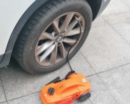 Quick Charge 150 PSI Cordless Hydraulic Jack Emergency Car Repair