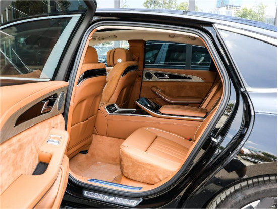 4 Seats / 5 Seats Hongqi H9 Luxury Gasoline 4×2 Limousine