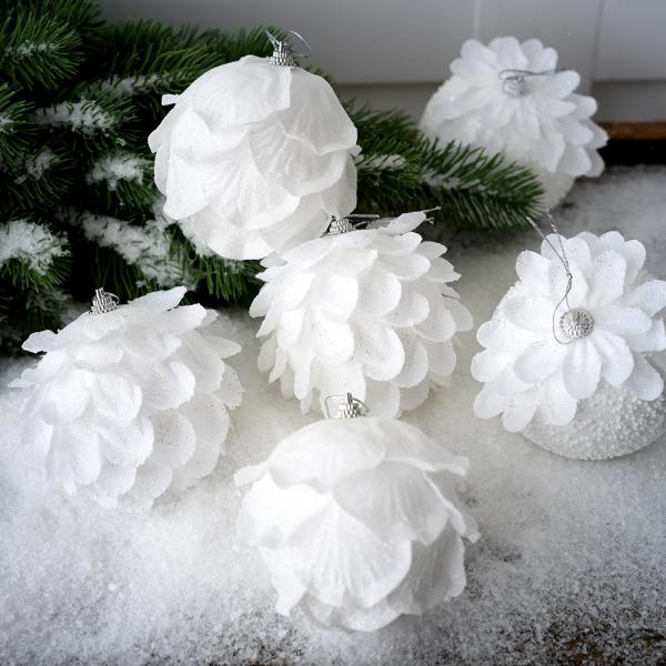 White Petal Christmas Ball Christmas Atmosphere Decoration