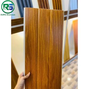 Environmental Friendly Linear Suspended Metal Ceiling 0.9mm White Aluminum