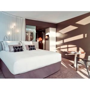 China Libya new hotel furniture manufactuer from China for bedroom set of upholstered bed and wood wardrobe cabinet with Loung on sale