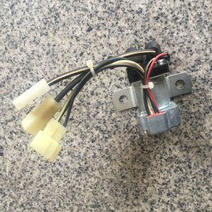 24V Safety Isuzu Fuse Relay Box 1825530391 Automotive Starter Relay