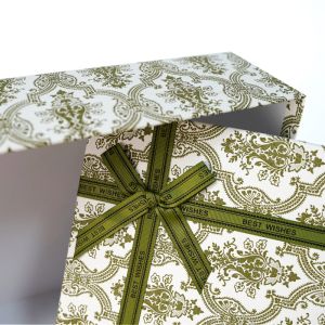 Custom Logo Luxury Clamshell Gift Boxes For Gift Packaging With Ribbon for