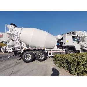 SINOTRUK HOWO 6×4 10 Wheels Concrete Mixer Truck 400 HP High Efficiency LHD