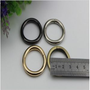 China Factory manufacturing light gold 25 mm metal o ring iron buckle for bag on sale