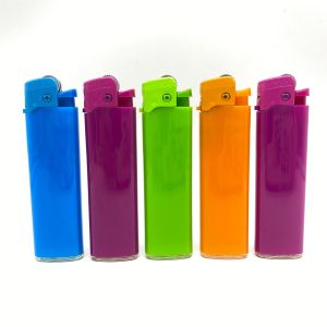 China Disposable Refillable Flint Gas Pocket Lighter Refillable and Customizable Appearance on sale