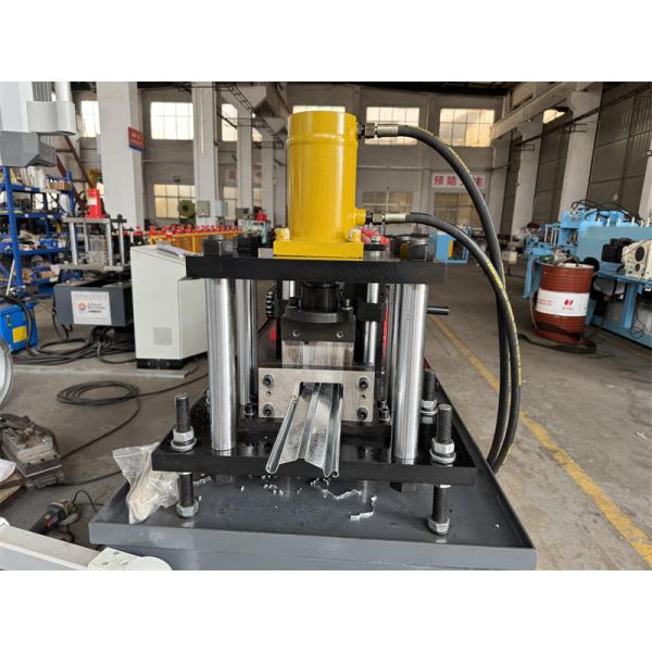 ISO Certificate 0.6-1.0mm Galvanized Steel Shutter Roll Forming Machine Tira Para Cortina Europea