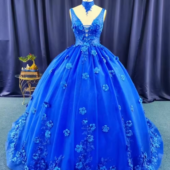 Elegant Sleeveless Two Straps Party Ball Gowns Chapel Train Appliqued Royal Blue Tulle Flower Quinceanera Dress
