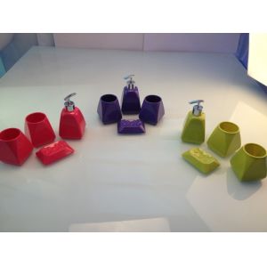 SGS 0.25ml/T Refillable Empty 200ml Plastic Lotion Bottles With Pump