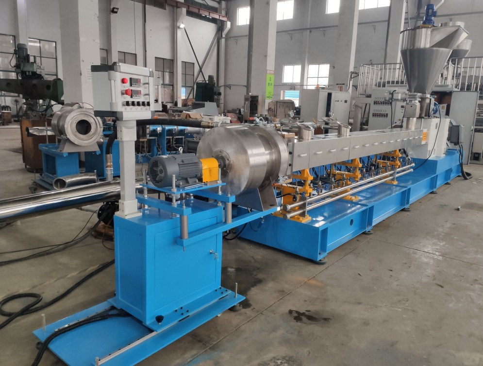 China Nanjing Plastic Pelletizing Line Filler Master Batch Extruder Machine