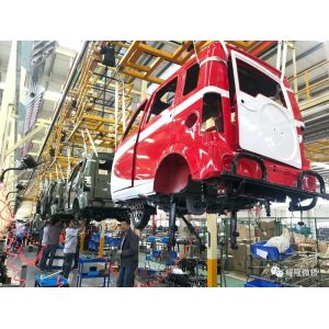 200w Enclosed Rear Drum Brake 65KM/H Cabin Tricycle