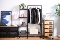 Black Floor 4 Tier 150cm Height Steel Clothes Rack