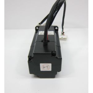 Yaskawa SGM-04A3NT12 AC SERVO MOTOR 200V 2.6A 3000RPM 400W NEW