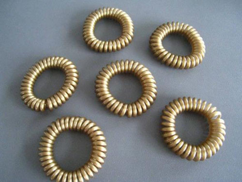 Speical golden wrist coil chain promotional wrist band customized special color