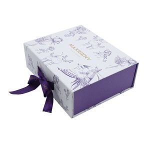 Quality Premium Magnetic Folding Box , Cardboard Magnetic Gift Boxes With Ribbon for sale