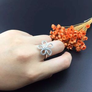 Van Cleef & Arpels 18K White Gold Diamond Flower Ring