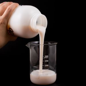 Translucent Liquid Styrene-Acrylic Copolymer Emulsion BAW-50G For Screen