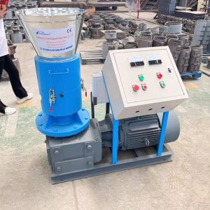 Wood Pellet Machine 8MM Biomass Processor 220V 7500W Green