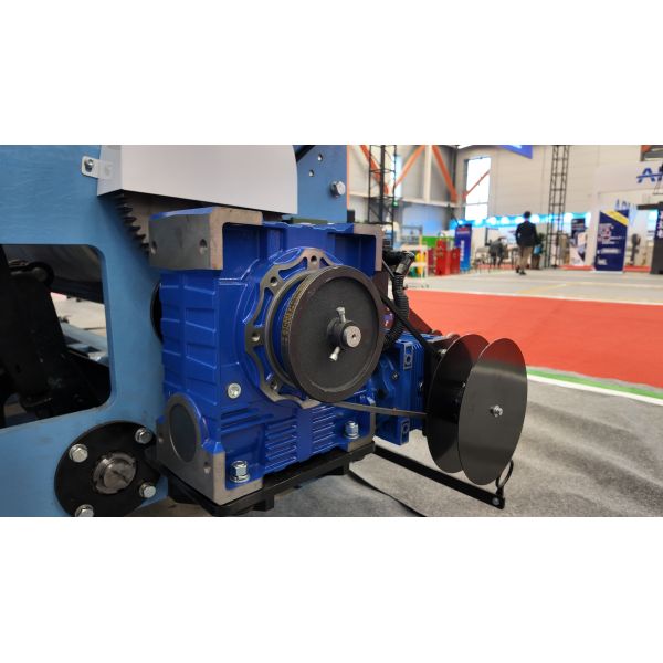 Intelligent Light Duty Metal Wire Mesh Loom Machine With Fully Digital Control & Stable Performance