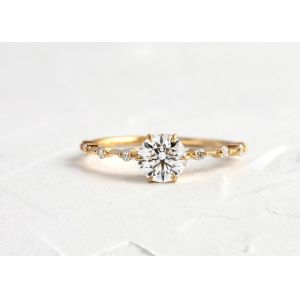 China 1.0ct Moissanite Diamond Rings , Round Cut Engagement Rings 6.5MM ODM on sale