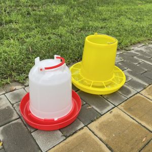 Cylindrical Red Plastic Poultry Cone Drinker for Constant Water Supply