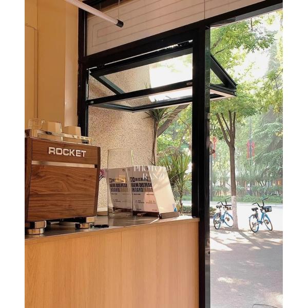 East-Facing Folding Window Configuration Optimizing Morning Sunlight Capture for Breakfast Nook Illumination