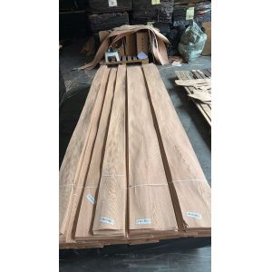 Quality Custom Width Oak Veneer Sheets in Quarter Cut Grain for Customized Finish for sale