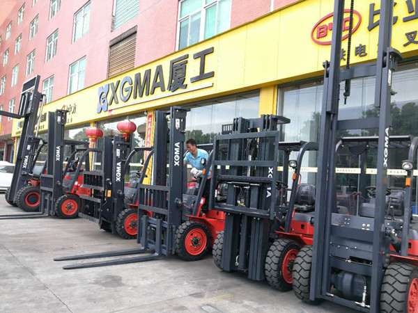 Diesel Powered Counterbalance Forklift Truck , Forklift 3.5 Ton With Comfortable Seat