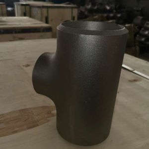 A234 Wpb Sch40 Butt Welded Carbon Steel Tees Black Pipe Tee DN25 ASTM B16.9