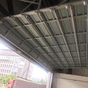 Warehouse Large Span 3P Industrial Sectional Door Aluminium Panel Single Skinned