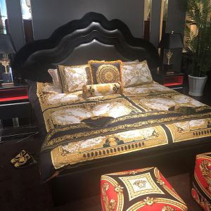 2000x1500mm Luxury Italian Bed 126 Inch Modern Solid Wood Bedroom