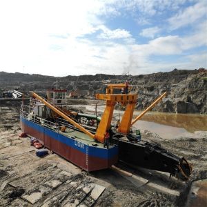 Quality 180000.000kg Gross Weight Cutter Suction Dredger with 1000m3/H Engine Power Capacity for sale
