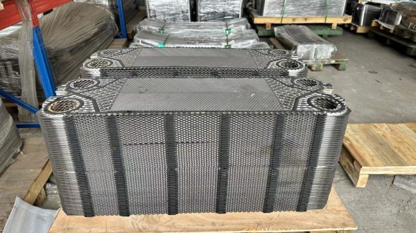 Buy PHE Vicarb Heat Exchanger Plates 500mm Width With NBR Gasket at wholesale prices