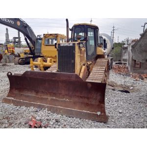 2cbm Blade Used Crawler Bulldozer , D5M Second Hand Dozers A/C Cabin Owner