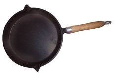 cast iron frypan