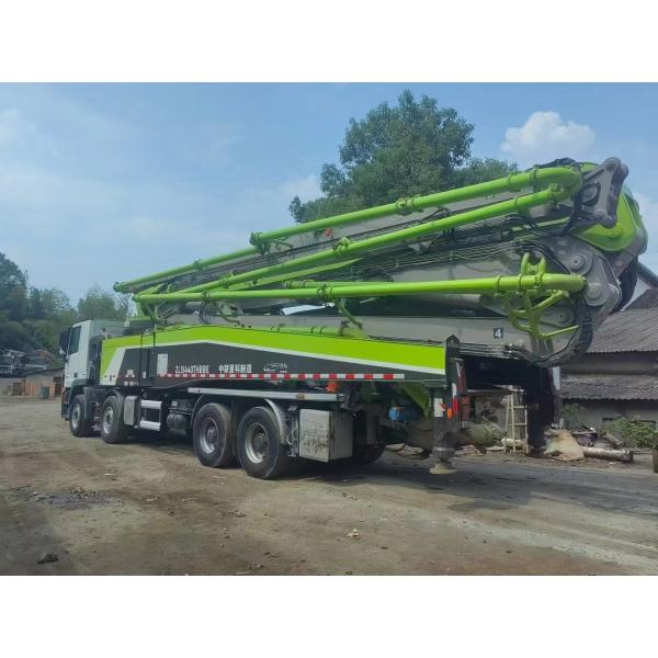 Zoomlion 63m truck-mounted concrete boom pump is suitable for high-rise building and bridge construction