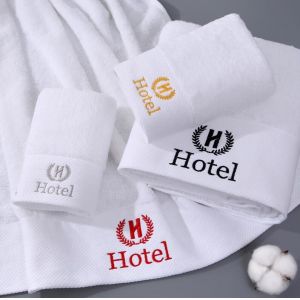 Custom Embroidered Bath Towels 100% Cotton Easy Cleaning Moisture Proof
