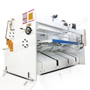 QC12K-16×2500 hydraulic shearing machine from China manufacturers, cutting